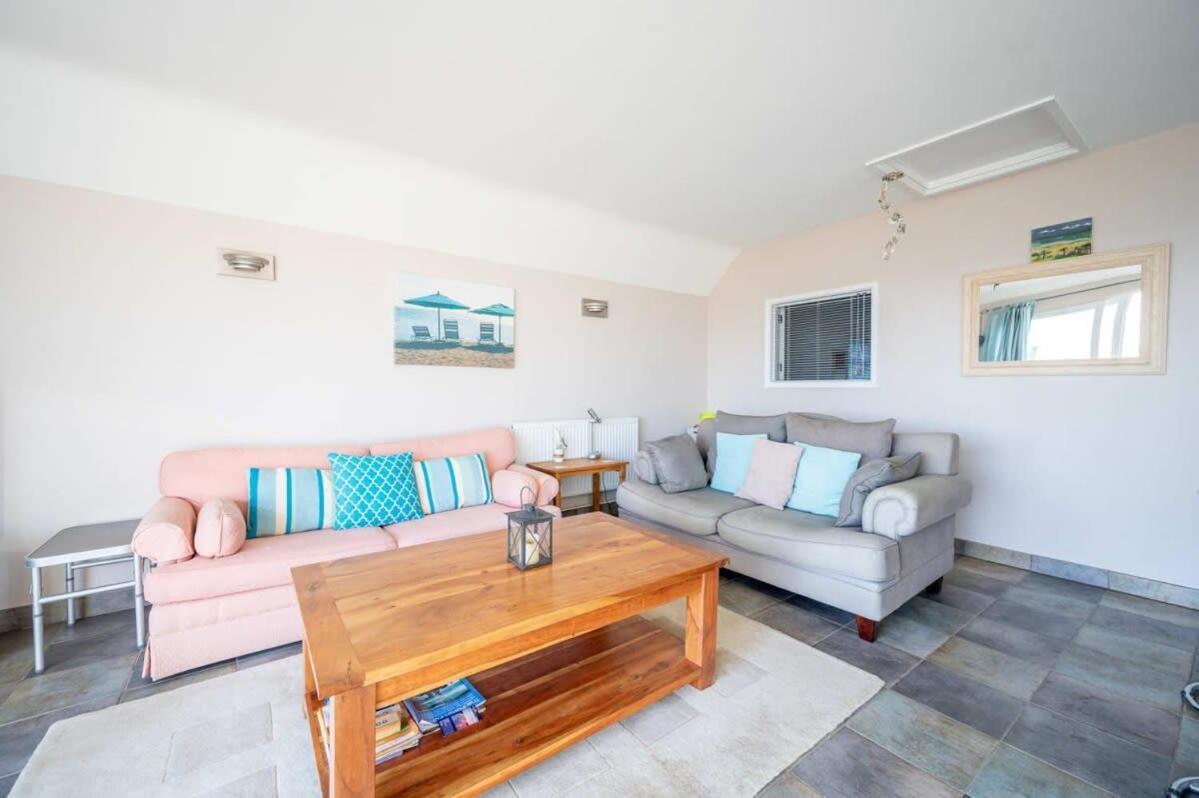 Villa Family Haven By The Waves Direct Beach Access Pevensey Exterior foto