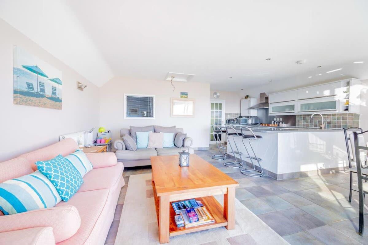 Villa Family Haven By The Waves Direct Beach Access Pevensey Exterior foto