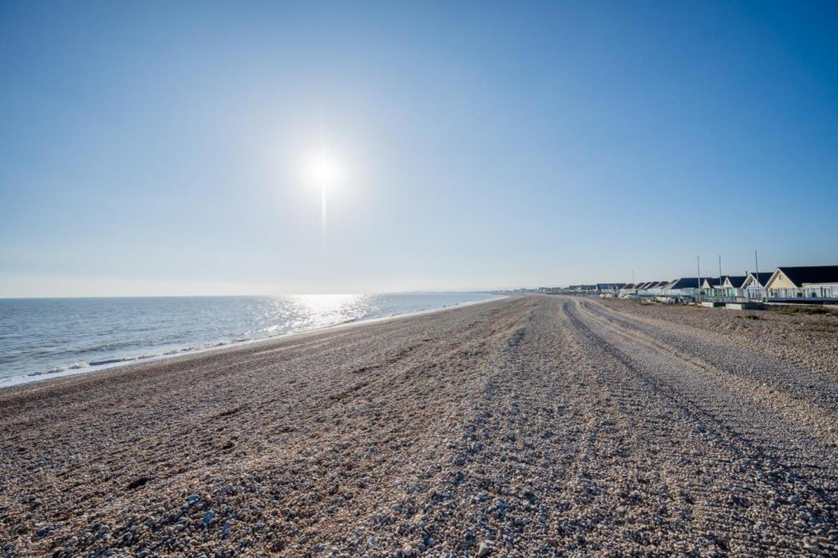Villa Family Haven By The Waves Direct Beach Access Pevensey Exterior foto